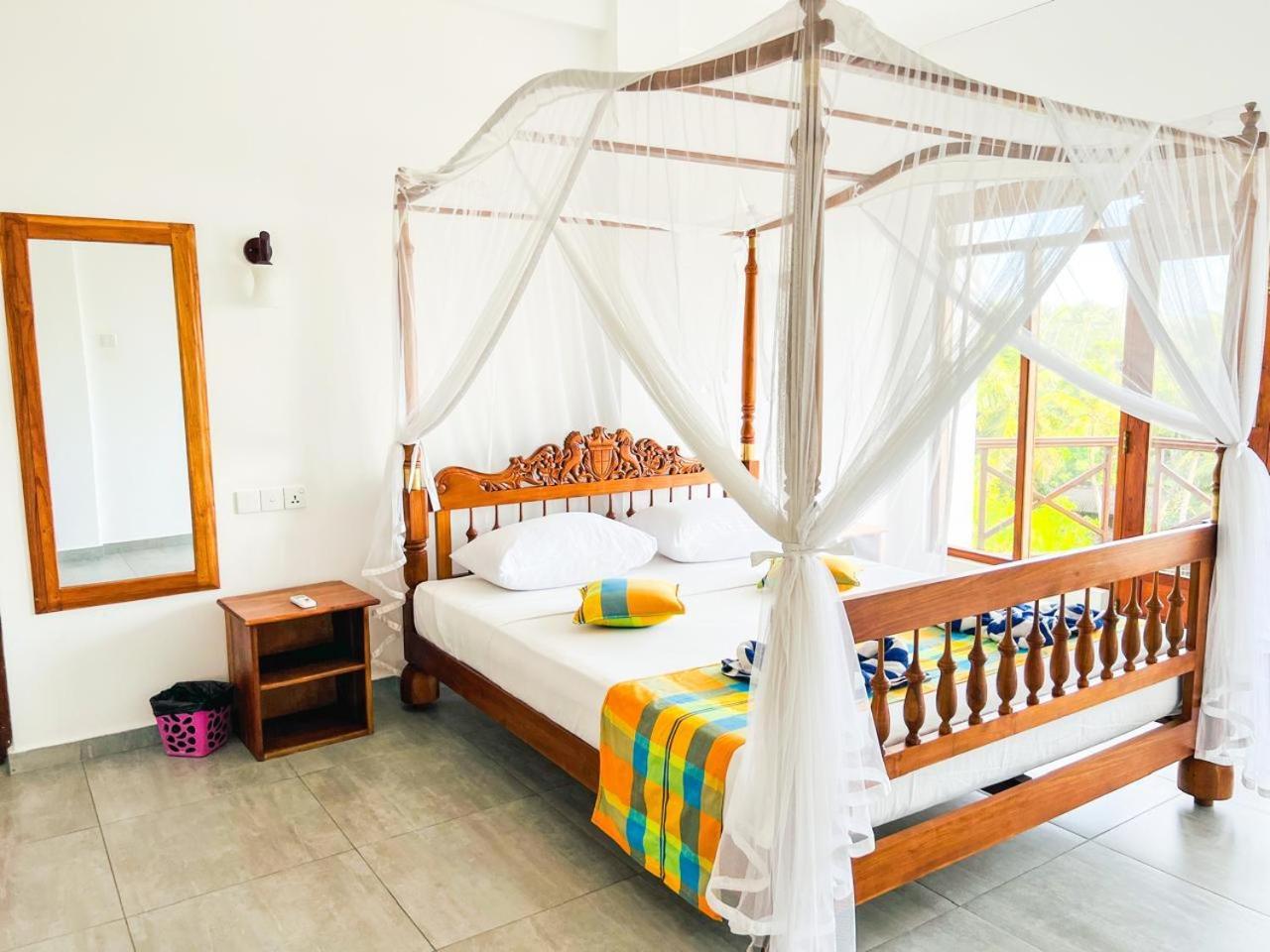 Twenty-Two Weligambay Hotel Weligama Eksteriør billede