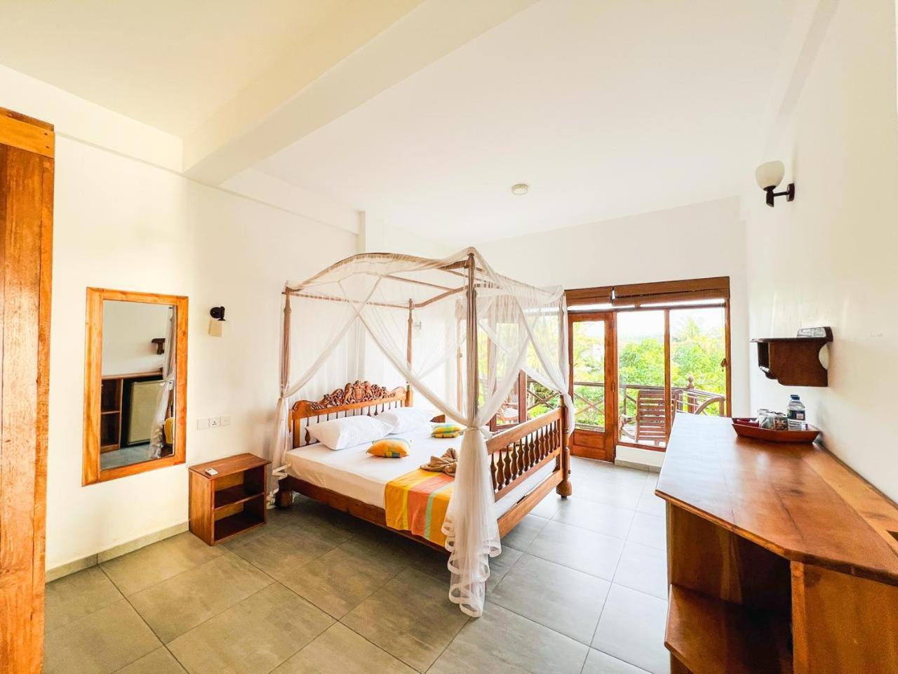 Twenty-Two Weligambay Hotel Weligama Eksteriør billede